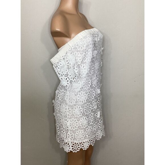 New. Trina Turk white lace dress. Regularly $298 - Picture 7 of 12